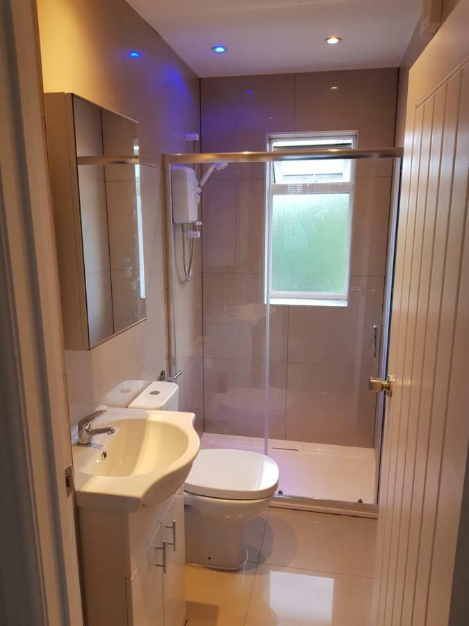 Webb Place 2 Bedroom Apartment ! クロイドン エクステリア 写真