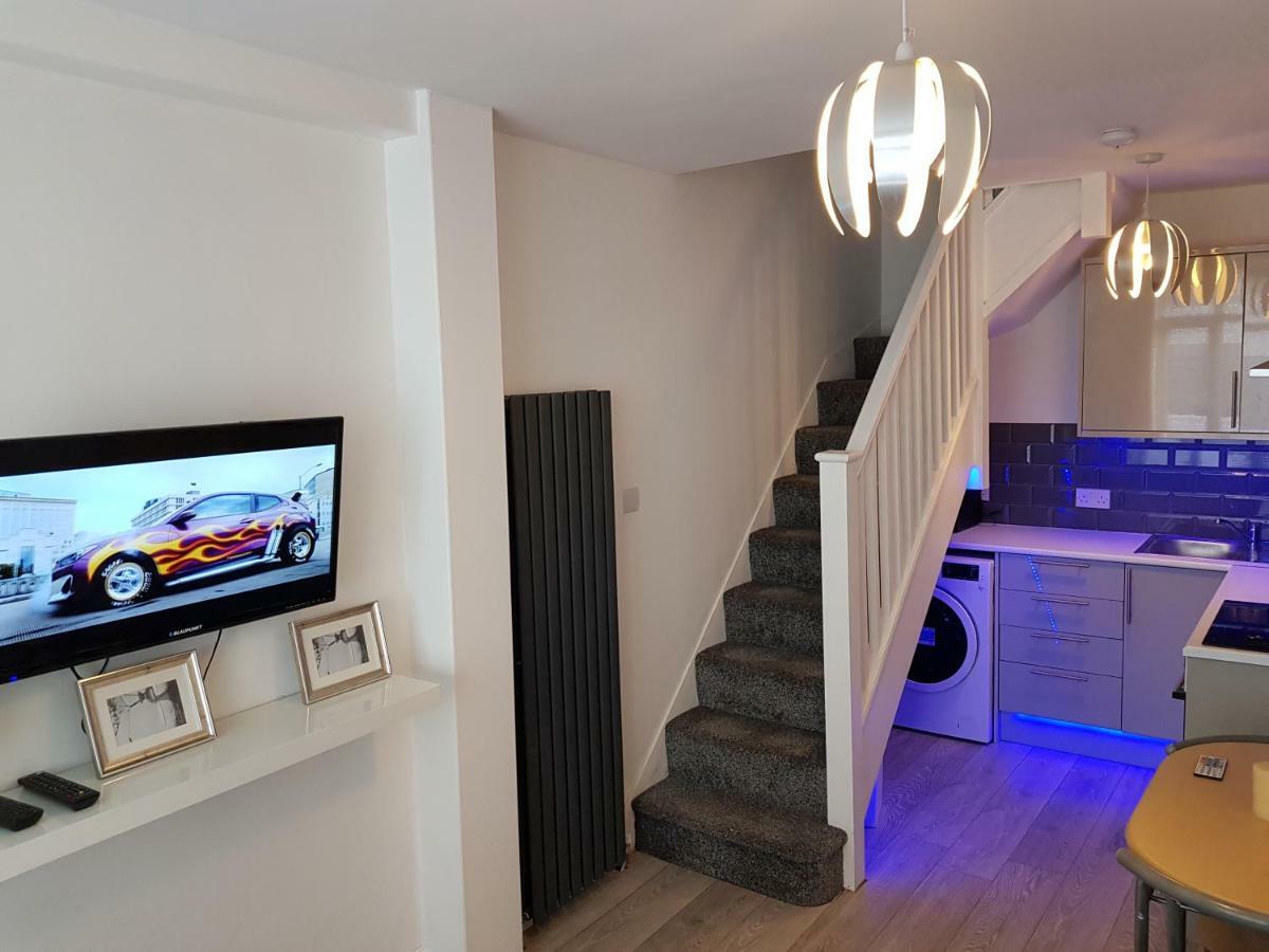 Webb Place 2 Bedroom Apartment ! クロイドン エクステリア 写真