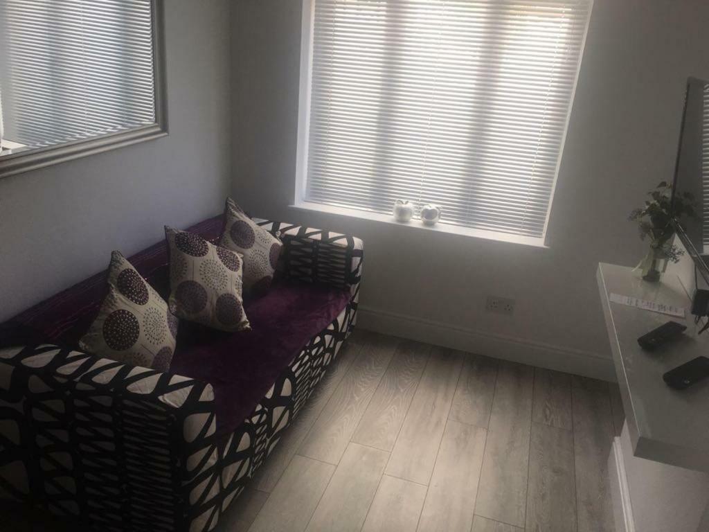 Webb Place 2 Bedroom Apartment ! クロイドン エクステリア 写真