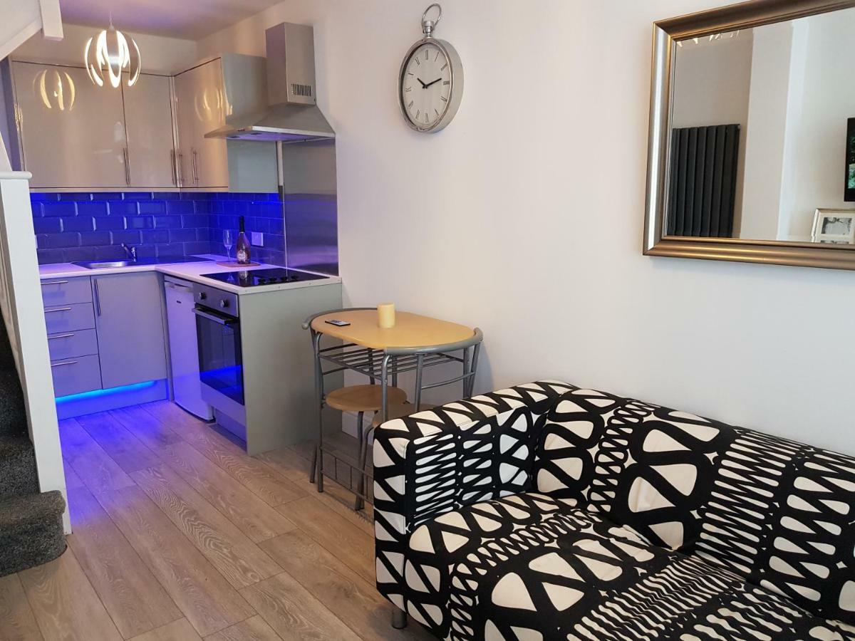 Webb Place 2 Bedroom Apartment ! クロイドン エクステリア 写真